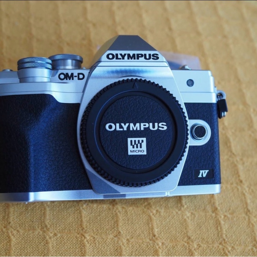 Olympus E-M10 Mark IV